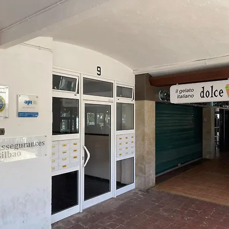 דירה Centre אמפוריבראבה